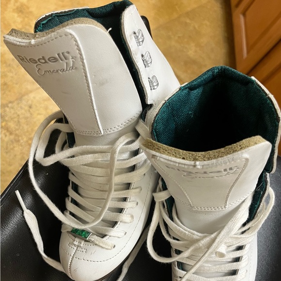 Riedell emerald skate youth size 4 - Picture 1 of 6